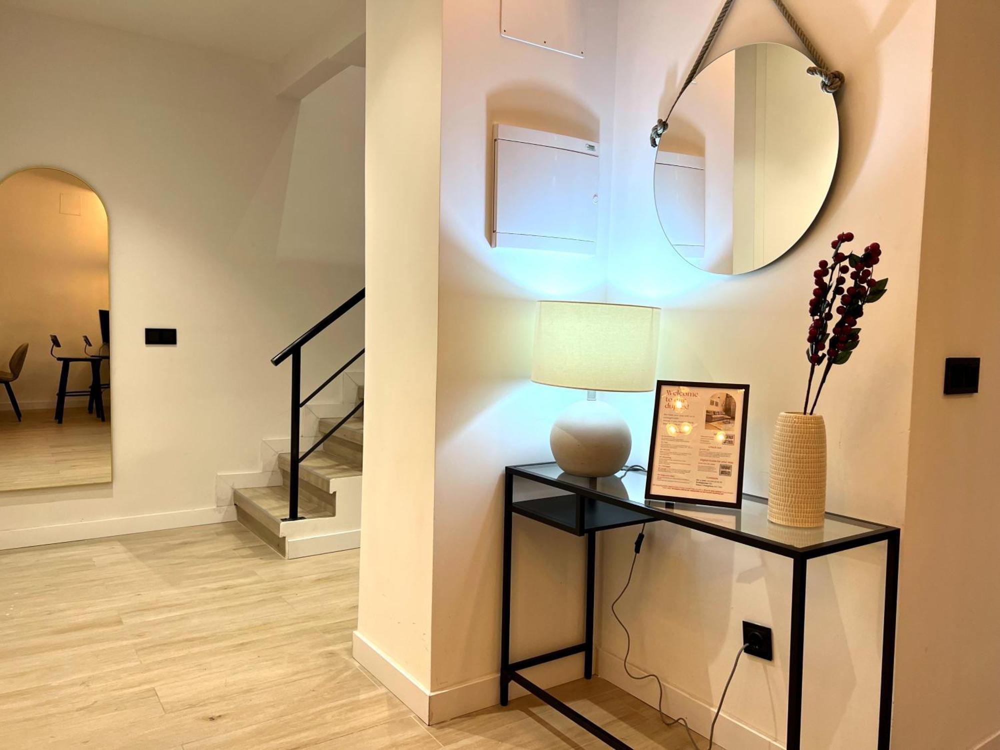 דירות מדריד Duplex Moderno Y Acogedor Junto A Atocha מראה חיצוני תמונה